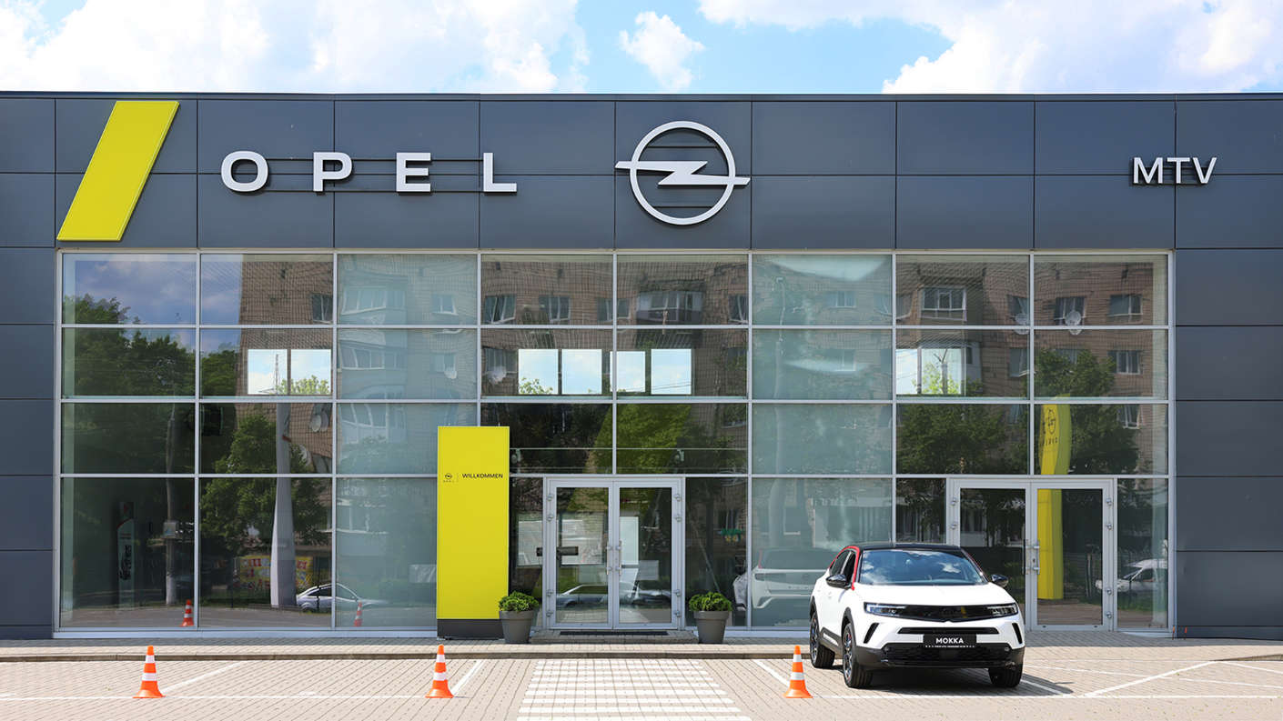 Фасад автосалону Opel МТВ у Рівному