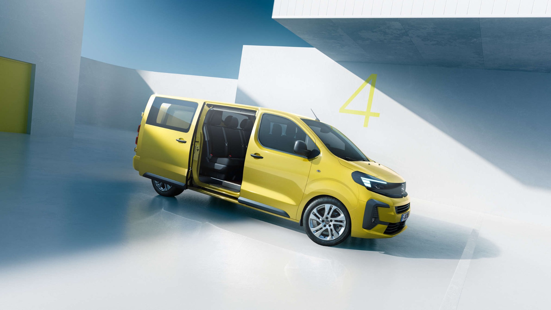 Новий Opel Vivaro Crew Cab, вигляд з правого боку